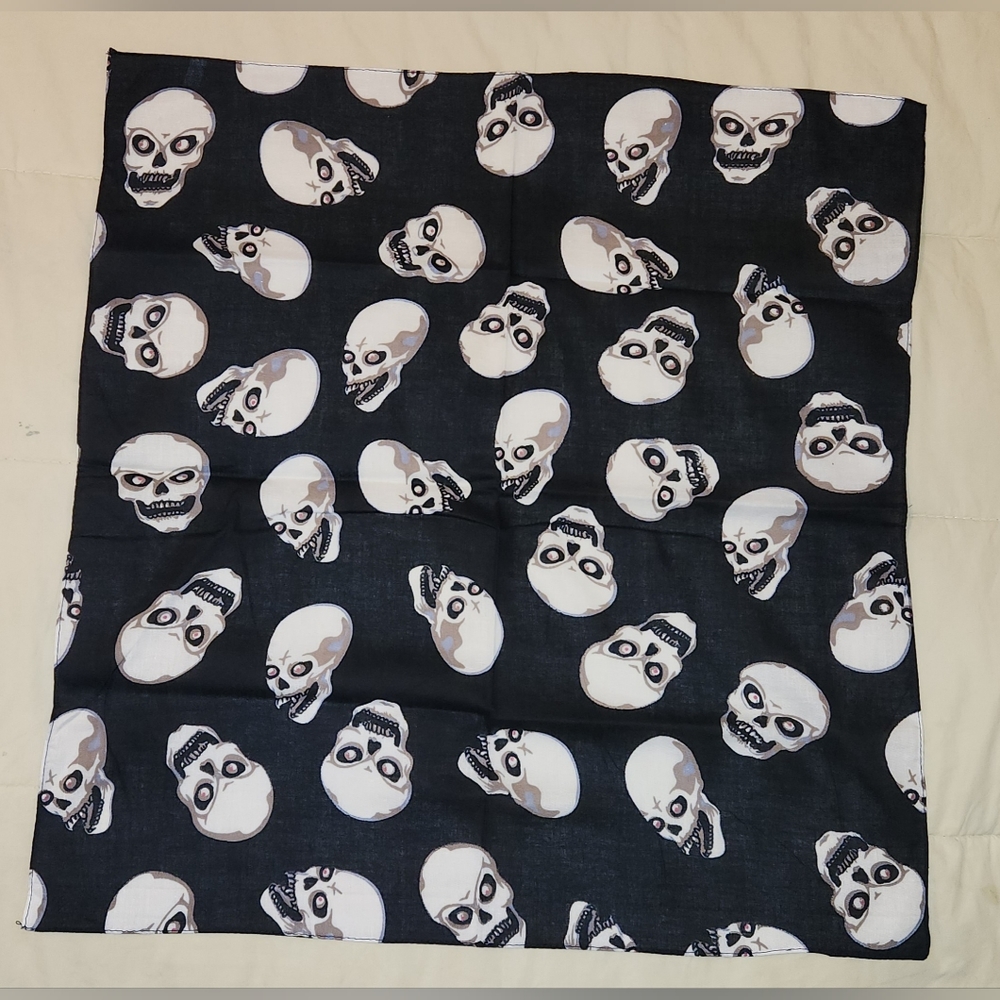 NEW Black Square Bandanna w/ Printed Skulls